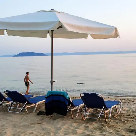 Sithon - Seafront House Holiday home
